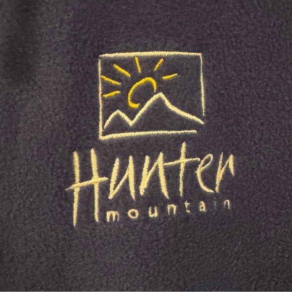 Gently used Hunter Mountain Embroidered Fleece Vest size Large - Picture 2 of 8